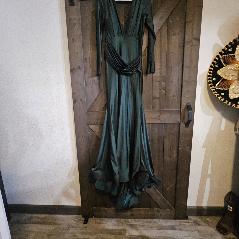 Elegant Green Evening Gown